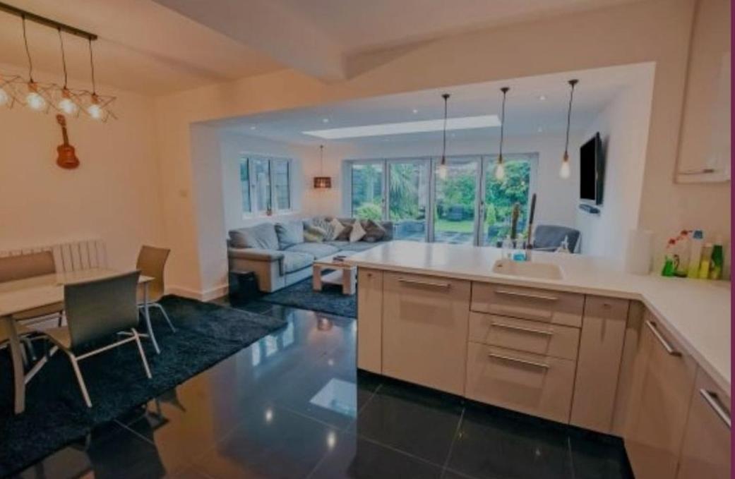 Ash Lawns Apartamento Bolton Exterior foto
